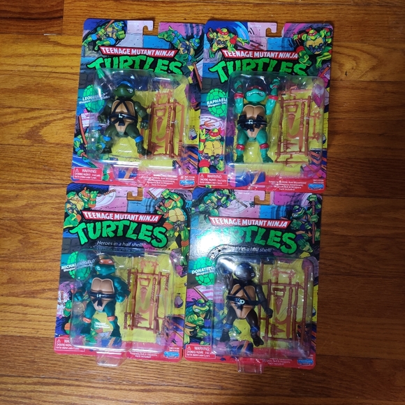 TMNT Blimp and 4 figures